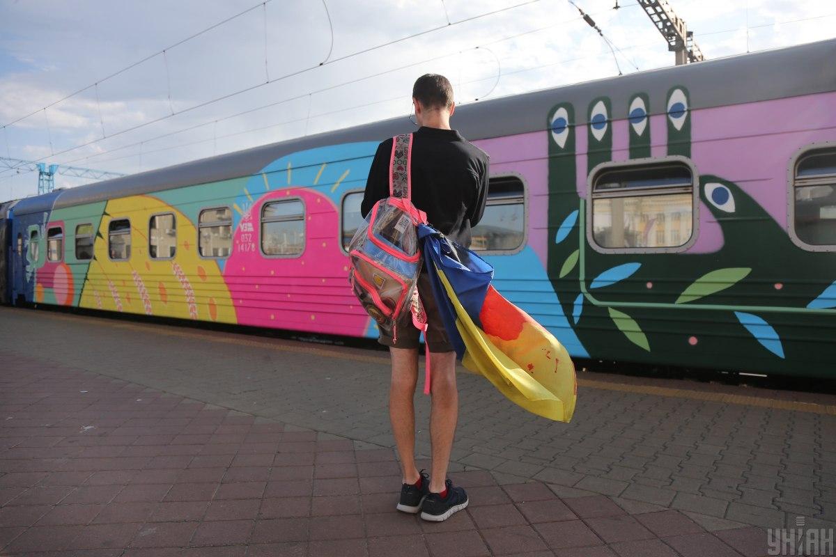 В УЗ приоритетом номер один едут военные / фото УНИАН (Виктор Ковальчук) В УЗ приоритетом номер один едут военные / фото УНИАН (Виктор Ковальчук)