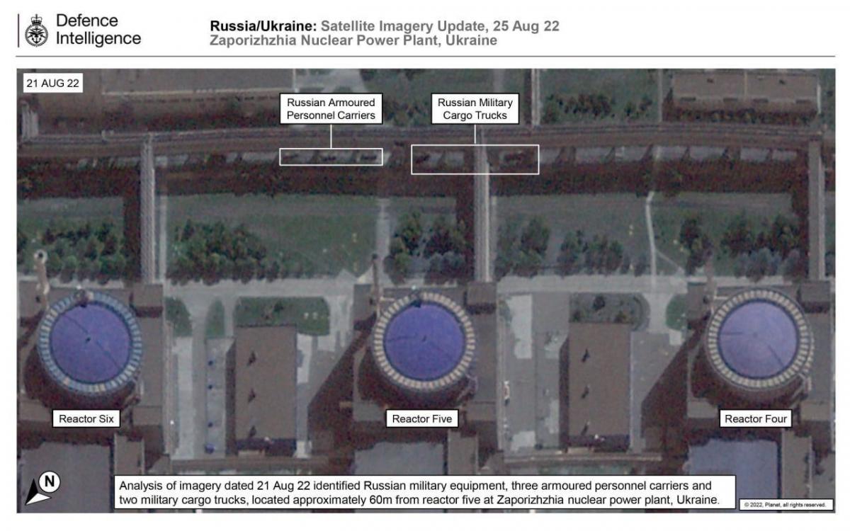 Росія розмістила бронетехніку в 60 метрах від реактора ЗАЕС - британська розвідка Росія розмістила бронетехніку в 60 метрах від реактора ЗАЕС - британська розвідка