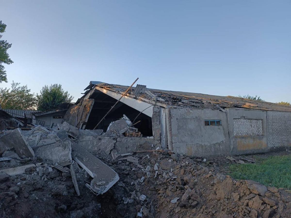 Окупанти обстріляли Дніпропетровщину: відомо про серйозні руйнування (фото) Окупанти обстріляли Дніпропетровщину: відомо про серйозні руйнування (фото)