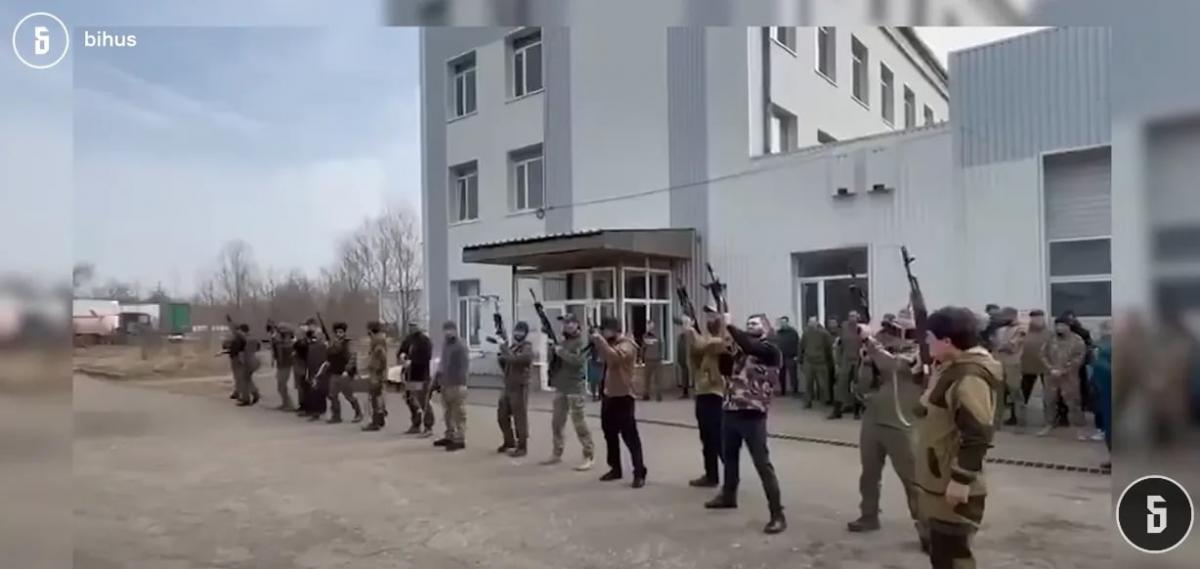 Кадр из видео блогера / скриншот Кадр из видео блогера / скриншот