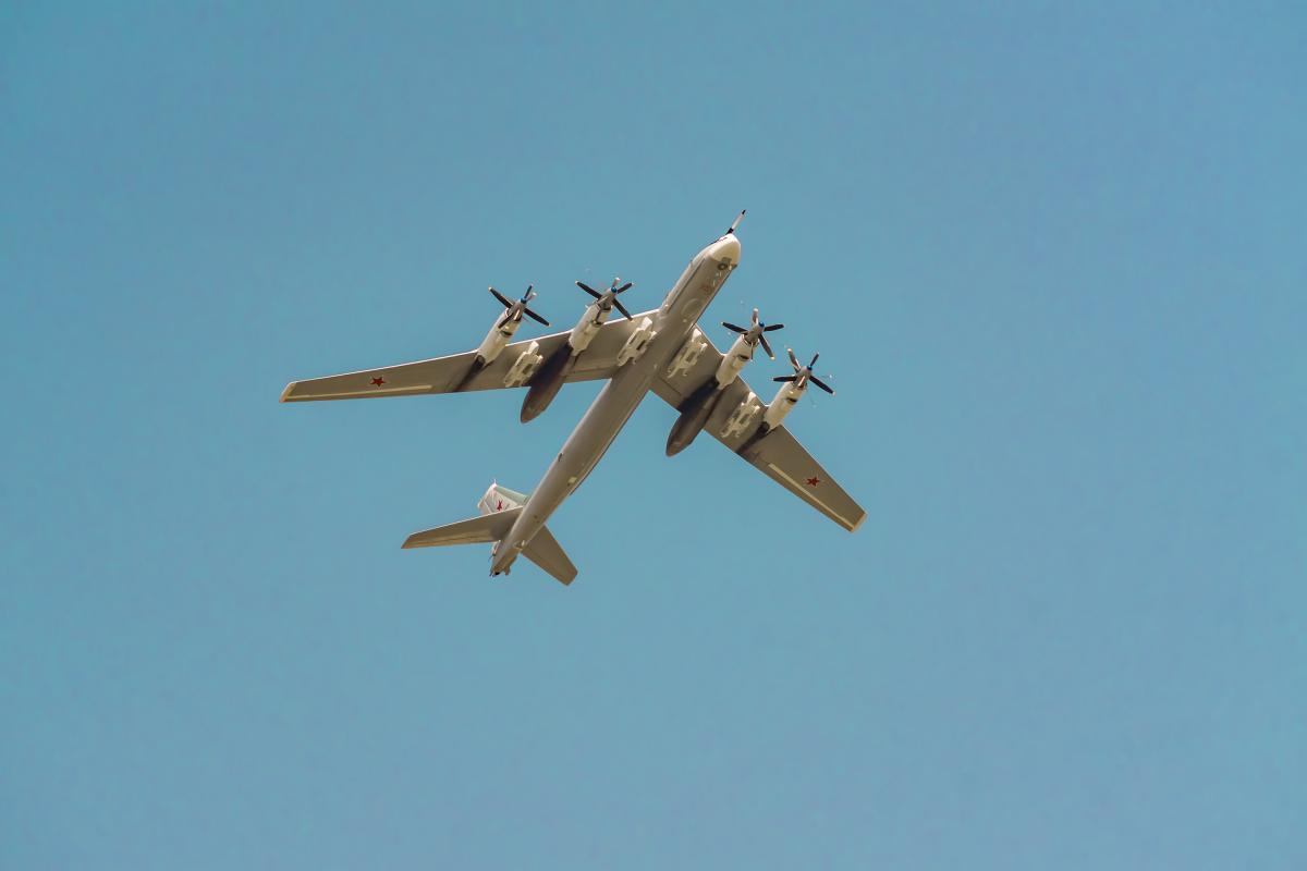 Стратегический бомбардировщик Ту-95 может нести ядерное оружие / фото ua.depositphotos.com
