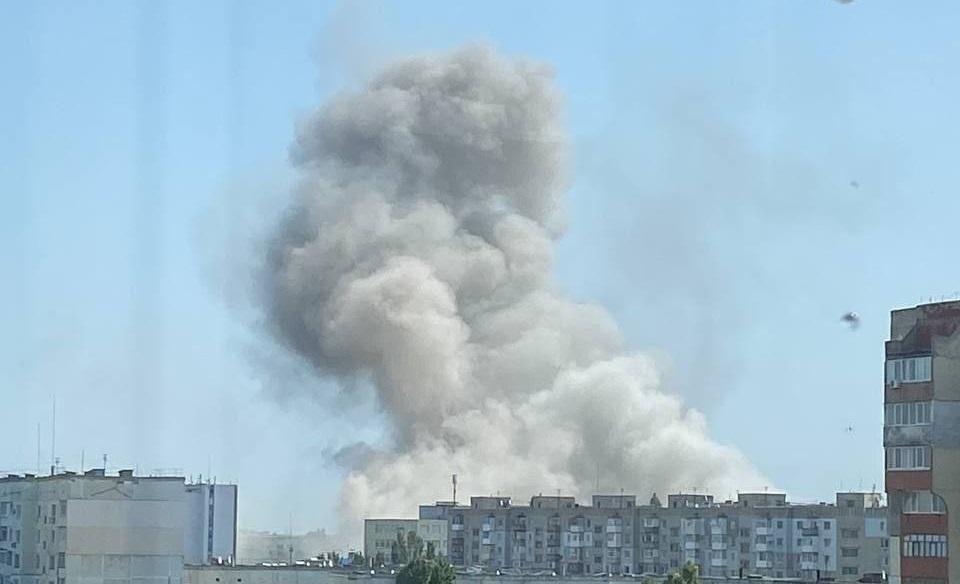 У окупованій Новій Каховці знову "хлопнуло" по російській базі / фото з соцмереж У окупованій Новій Каховці знову "хлопнуло" по російській базі / фото з соцмереж