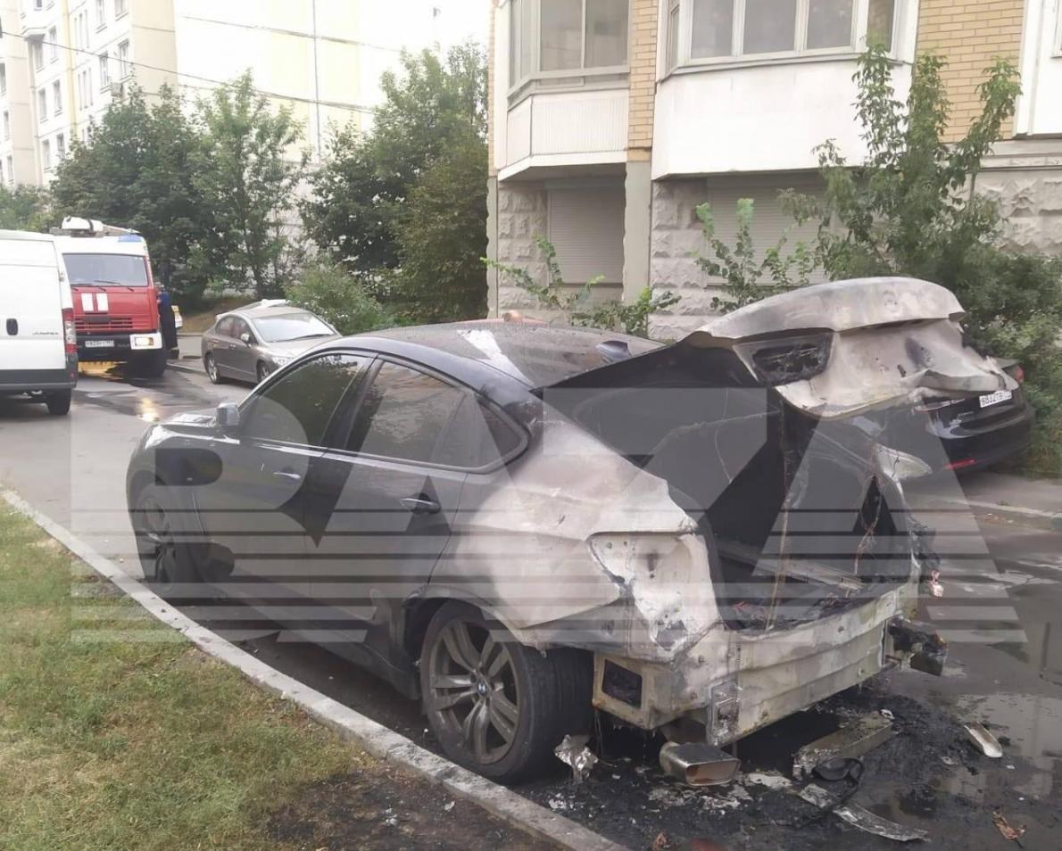 The car of a top official of the General Staff of the Russian Federation was set on fire by a "hypnotized" pensioner / Baza