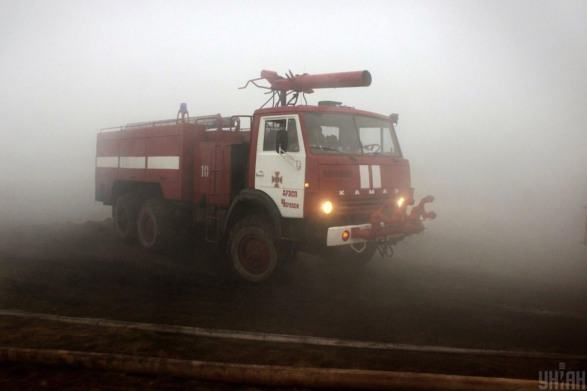 Запах дыма в Киеве сегодня ощущался из-за возгорания торфа / фото УНИАН Запах дыма в Киеве сегодня ощущался из-за возгорания торфа / фото УНИАН