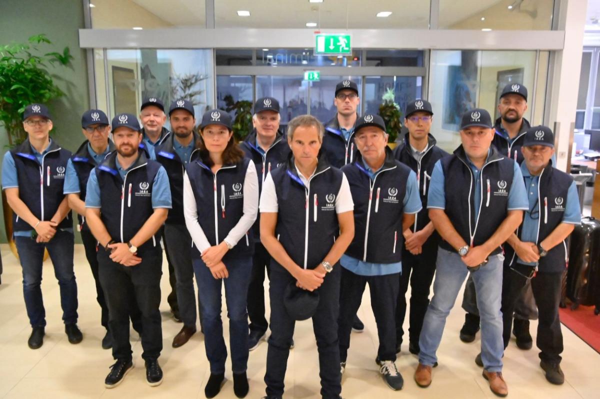 Місія МАГАТЕ вирушила на Запорізьку АЕС / фото Twitter / Рафаель Гроссі