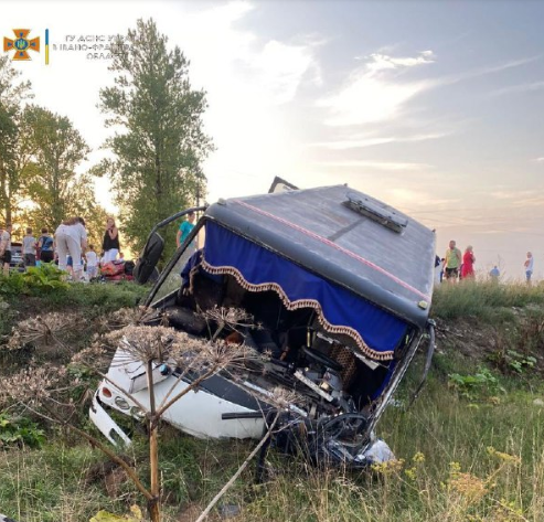 На Прикарпатье произошло смертельное ДТП / фото t.me/dsns_telegram На Прикарпатье произошло смертельное ДТП / фото t.me/dsns_telegram