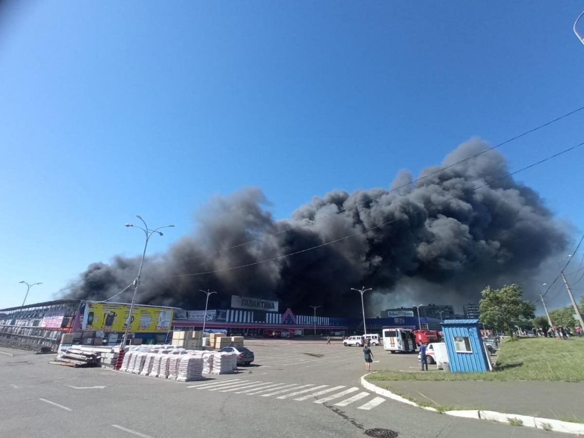 В оккупированном Донецке пылает украденный 