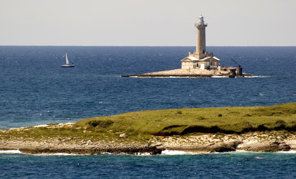 Porer Lighthouse - в Хорватии туристам предлагают заночевать на острове с  маяком — УНИАН