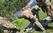 Шукали слабкі місця в обороні: СБУ затримала двох агентів РФ на Сумщині (фото, відео)