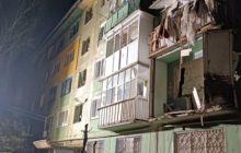 "Прилет" в школу, уничтожен подъезд многоэтажки: детали вражеских обстрелов части Донбасса (фото)