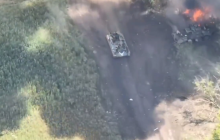 "Наваливает арта": украинские воины взорвали "Урал" с боекомплектом и БТР врага (видео)