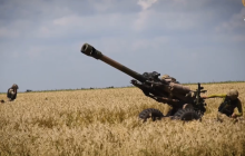 В ДШВ показали, как уничтожают россиян из британских 105-мм гаубиц на Херсонщине (видео)