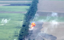 Штурмовий батальйон "Айдар" ефектно спопелив танк окупантів з гаубиці Д-30 (відео)