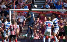 Cотворил чудо: в Англии вратарь спас команду от фиаско, забив гол в компенсированное время (видео)