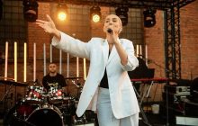 Сеть растрогал кавер на песню Скрябина "Люди, як кораблі" (видео)