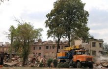 ДСНС: у Харкові з-під завалів зруйнованої окупантом триповерхівки дістали тіла 15 загиблих
