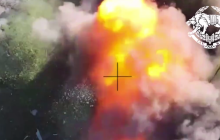 Українські спецпризначенці показали момент підриву мосту на Донеччині (відео)