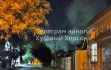 В Херсоні пролунали потужні вибухи на базі російських окупантів – ЗМІ (фото, відео)