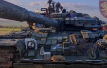 Українські десантники показали новий трофей - "парадний" Т-80 окупантів (відео)