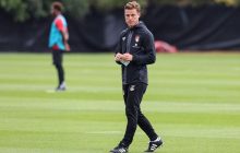 Перша відставка: новачок АПЛ звільнив тренера після принизливої поразки від Ліверпуля