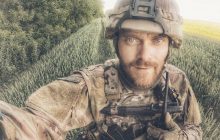 Відомий український актор розповів про "м'ясорубку" з окупантами на фронті