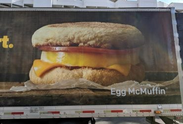 Туриста оштрафували майже на 2 тисячі доларів за контрабанду сніданку з Mcdonald's