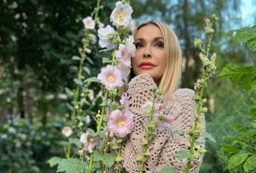 Стало известно, где находится младшая дочь Сумской, пока старшая живет в России