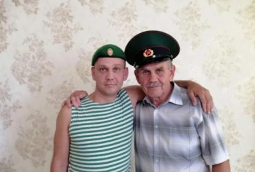 Дійшов до приймальні Путіна: батько мертвого окупанта оббиває пороги, щоб отримати гробові