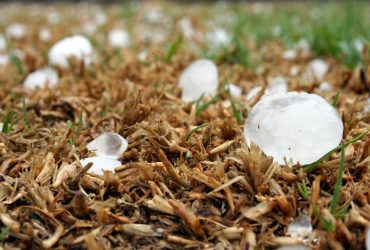 Заллє дощами та поб'є  градом: в Україні оголосили штормове попередження (карта)