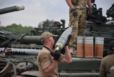 Українські військові відбили ворожі штурми та наступи на кількох напрямках - Генштаб