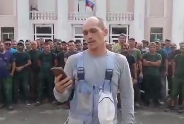 Росіян відправили відновлювати Луганську область й кинули на гроші (відео)