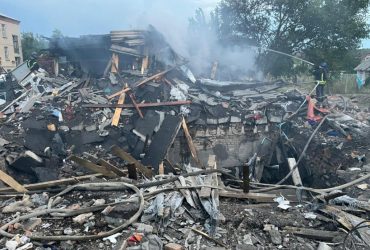 Пекло в Бахмуті триває: окупанти б'ють з усього, що у них є