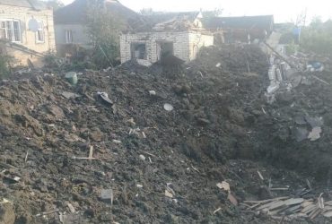 У Торецьку росіяни влучили у приватний будинок: поранена ціла родина (фото)