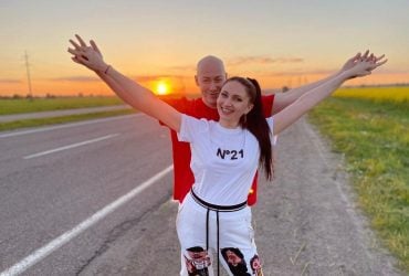 Дружина Гордона показала сімейну ідилію