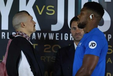 Вышиванка и оселедец: Усик поразил своим образом на пресс-конференции перед реваншем с Джошуа (фото, видео)