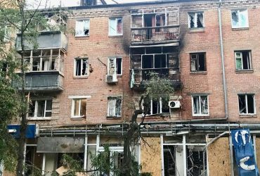 Ніч масових атак росіян: ворог обстріляв одразу три райони Дніпропетровщини, є жертва (фото)