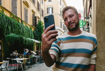 Шокировавший каминг-аутом Хветкевич рассказал о реакции мамы на его помолвку с мужчиной