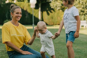 Катя Осадчая впервые показала младшего сына в честь его дня рождения