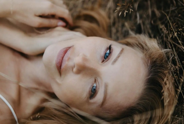 Тіна Кароль здивувала своїм виглядом без грама макіяжу і зачіски (фото)