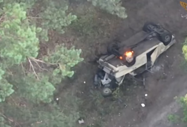 Николаевские десантники с помощью мины уничтожили автомобиль с оккупантами (видео)