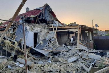 Понівечена школа, зруйнований будинок: росіяни всю ніч гатили по частині Дніпропетровщини (фото)