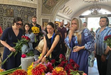 Ольга Сумська розридалася біля праху Руслани Писанки (фото)