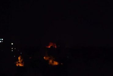 В оккупированном Донецке раздаются взрывы: пылает склад боеприпасов РФ (видео)