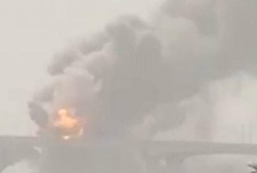 Розлетівся на тріски: ЗСУ потужно вдарили по Антонівському мосту (фото, відео)