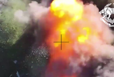 Украинские спецназовцы показали момент подрыва моста в Донецкой области (видео)