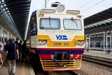 Укрзалізниця запустила два модернізовані пасажирських електропотяги (фото)