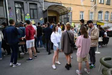 Українці все частіше розмовляють українською мовою вдома – опитування