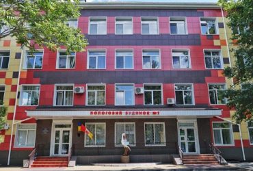 In Odessa, a maternity hospital guard attacked a man with a child because of the Ukrainian language
