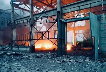 РФ ударила по Днепропетровской области: попала в цеха предприятия и частные дома