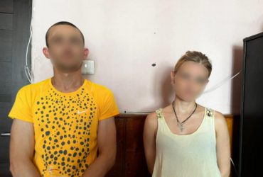 На Закарпатті пара обкрадала могили українських воїнів (фото, відео)